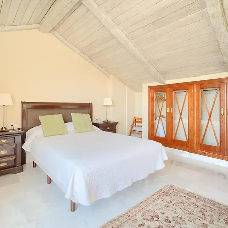 Cozy 3 Bed Duplex With Shared Swimming Pool In Nueva Andalucia *