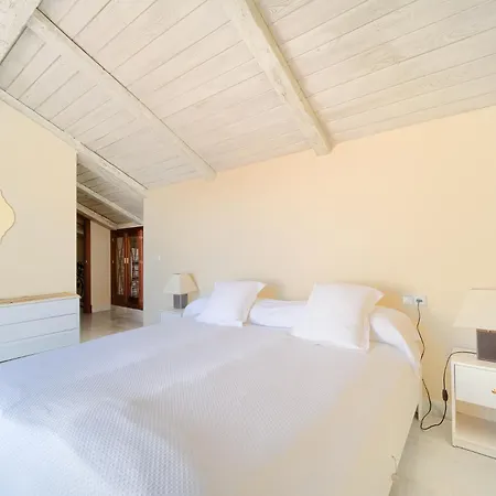 Cozy 3 Bed Duplex With Shared Swimming Pool In Nueva Andalucia